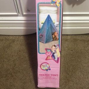 JoJo Siwa Teepee Tent